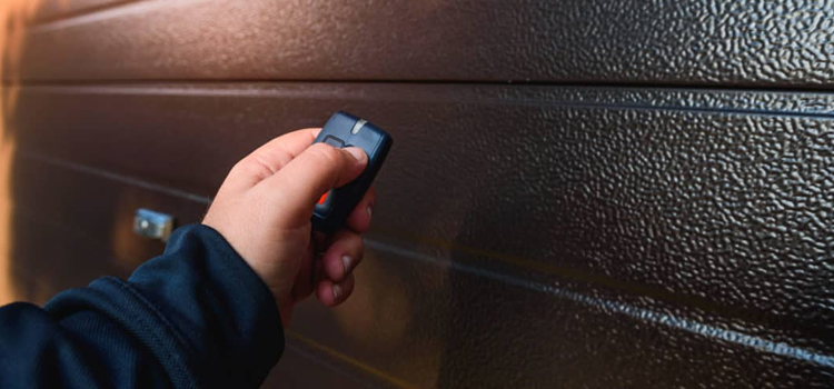 automatic door opener with remote control in Bonita